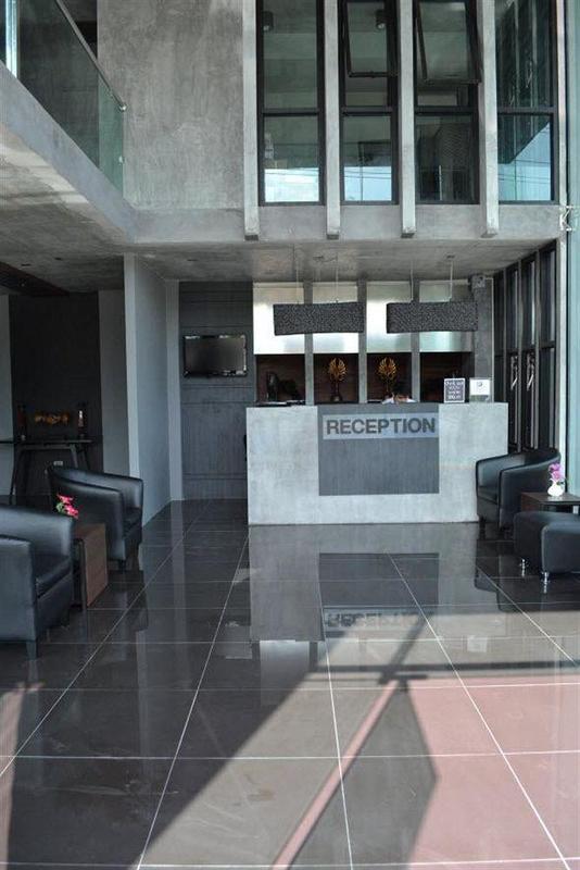 B2 Black Business And Budget Hotel Csiangmaj Kültér fotó