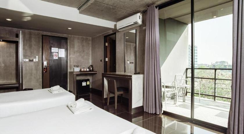 B2 Black Business And Budget Hotel Csiangmaj Kültér fotó
