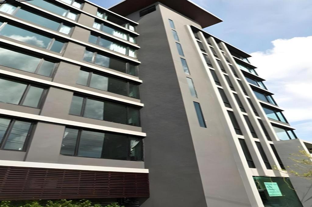 B2 Black Business And Budget Hotel Csiangmaj Kültér fotó