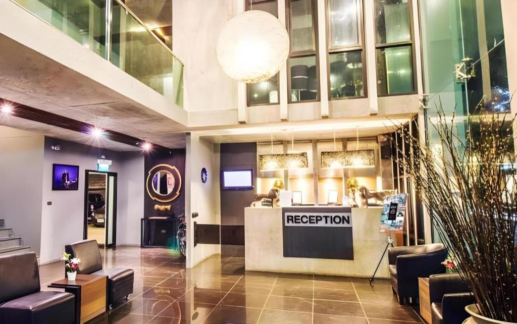 B2 Black Business And Budget Hotel Csiangmaj Kültér fotó
